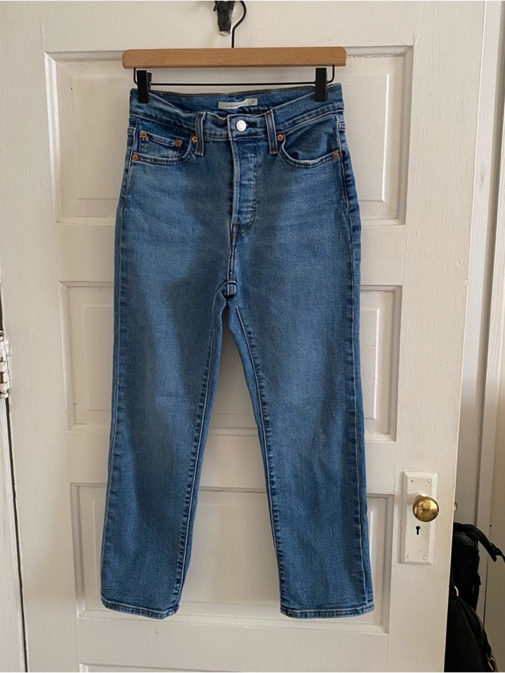 levi's wedgie straight medium wash size 27